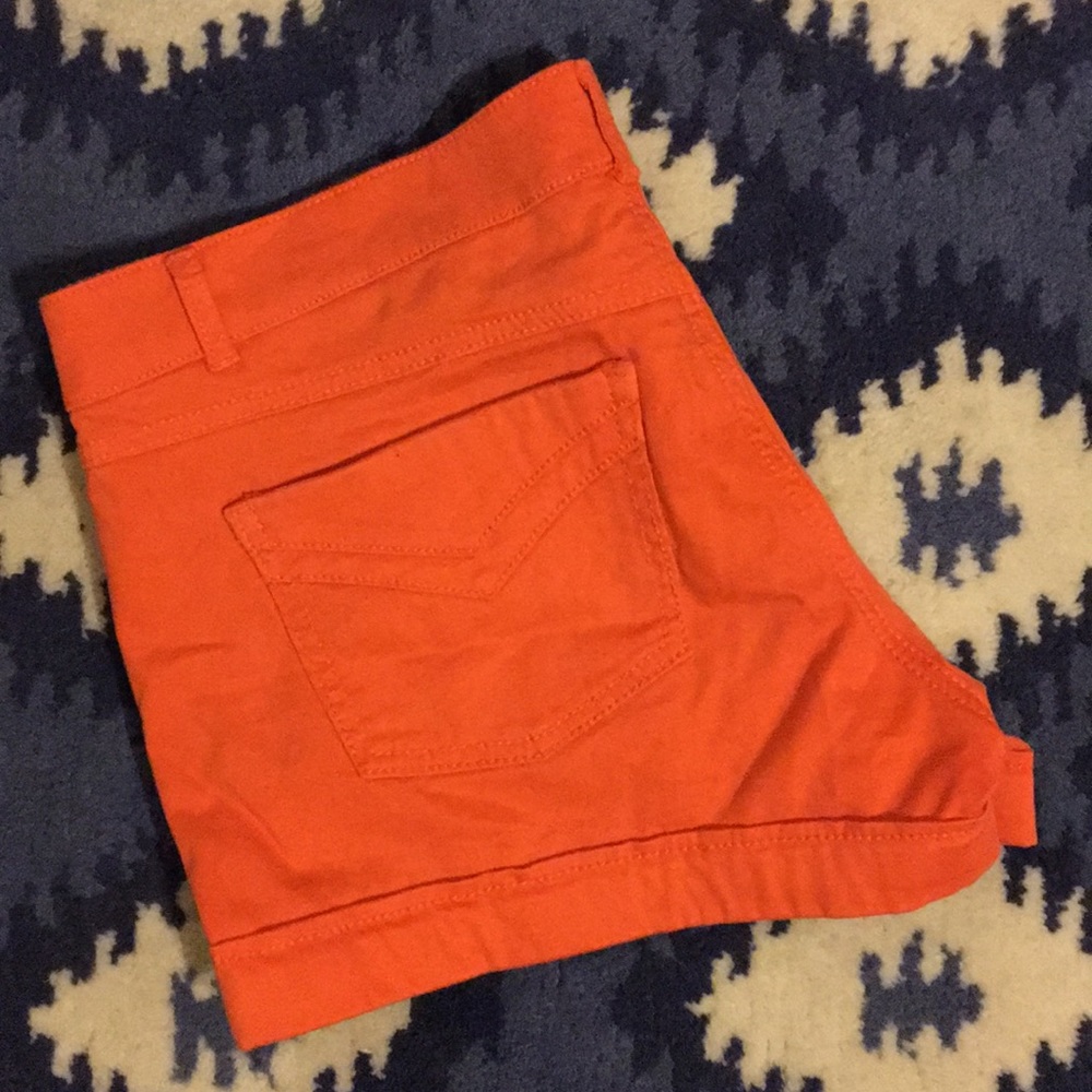 Cailey 22 Cuffed Short in Orange, Size 30